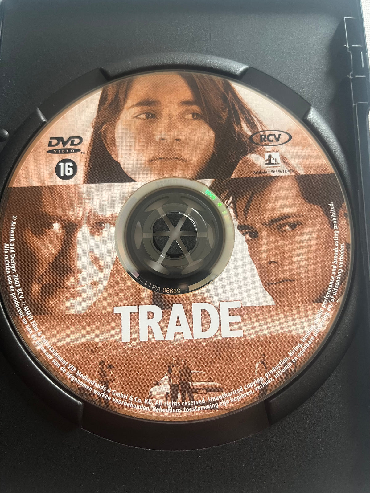 Trade – DVD (2007) | Kevin Kline & Cesar Ramos