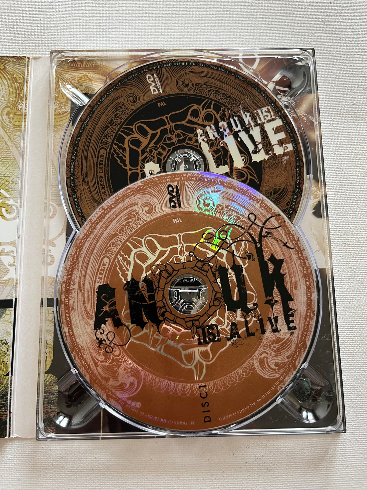 Anouk Is Alive – DVD (2006) | Live Concert