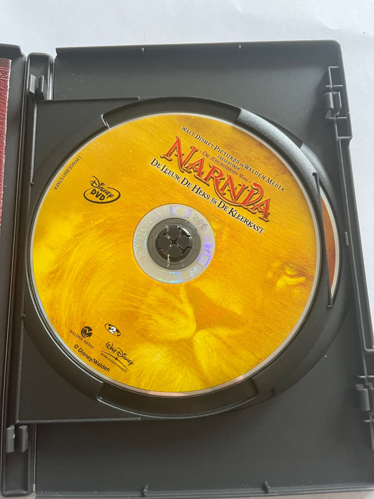 The Chronicles of Narnia: The Lion, the Witch and the Wardrobe – 2-Disc Collector’s Edition DVD (2005)