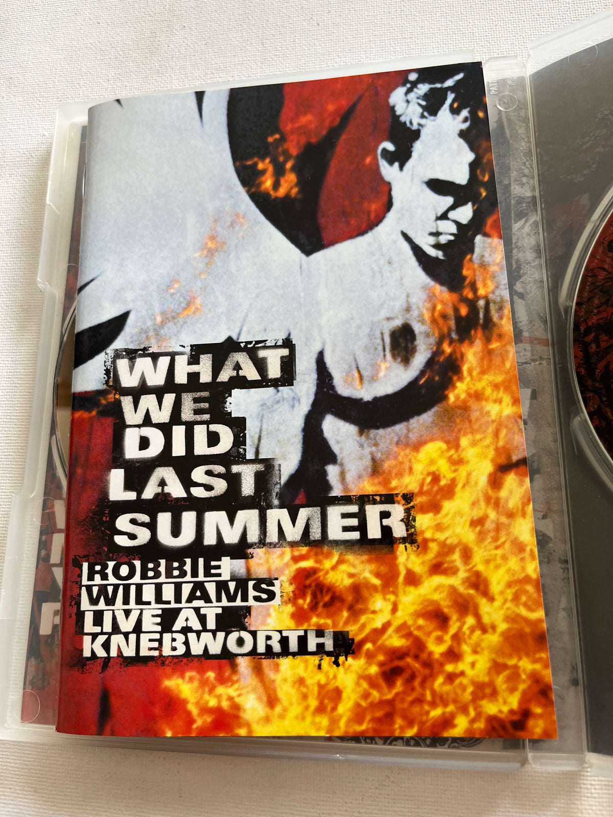Robbie Williams – What We Did Last Summer – DVD (2003) | Live at Knebworth