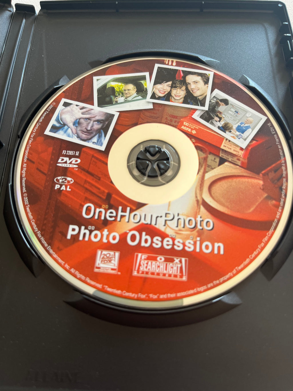One Hour Photo – DVD (2002) | Robin Williams & Connie Nielsen