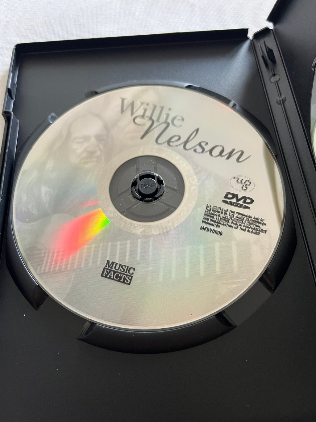 Willie Nelson – DVD + CD Set | Classic Country Music Collection