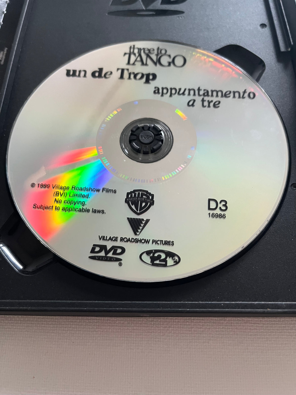 Three to Tango – DVD (1999) | Matthew Perry & Neve Campbell